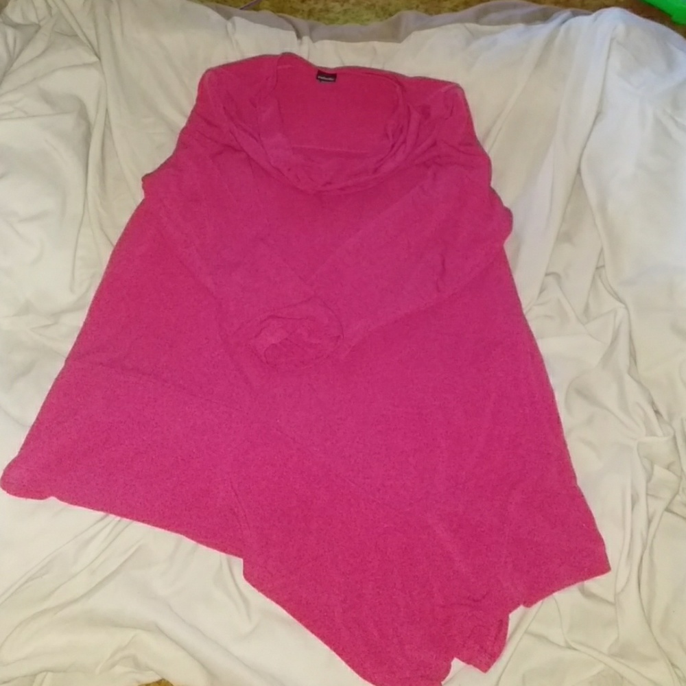 3/4 sleeved, asymmetrical top